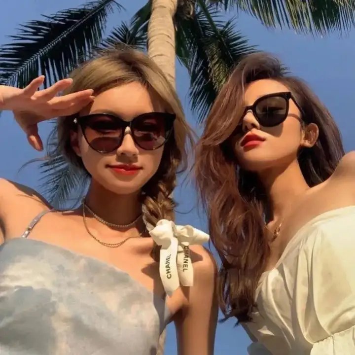 Vogue Far away SEASONS